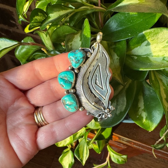 Unique Vintage Native American Triple Turquoise Sterling Silver Feather Pendant - Picture 6 of 12